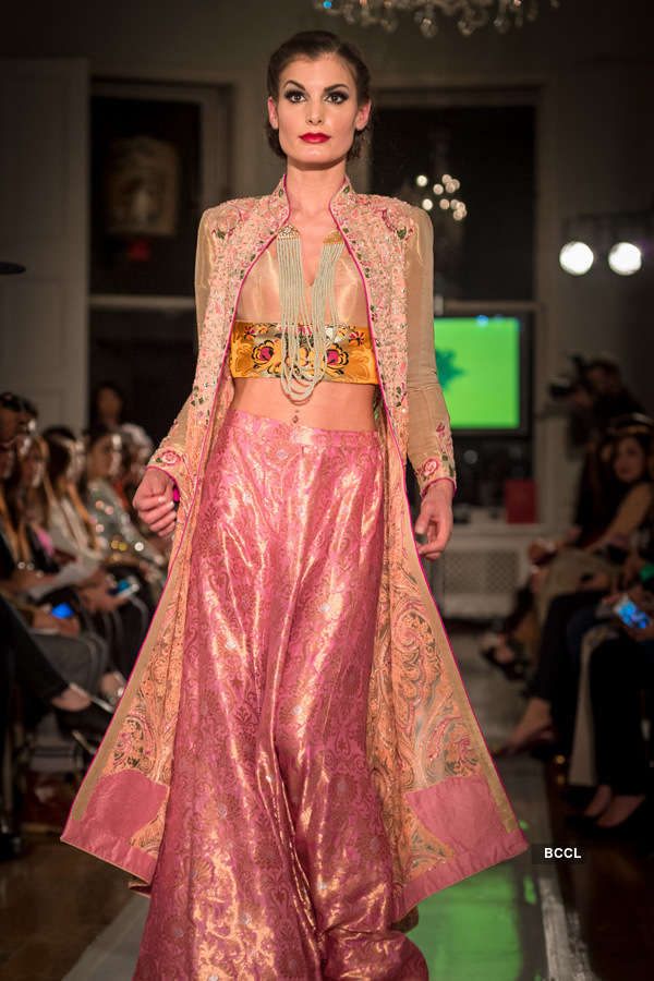 A model wearing Nazneen Tariq's jewellery during Fashion Parade 2013 ...