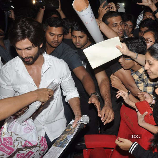 Shahid promotes R...Rajkumar