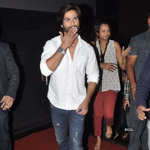 Shahid promotes R...Rajkumar