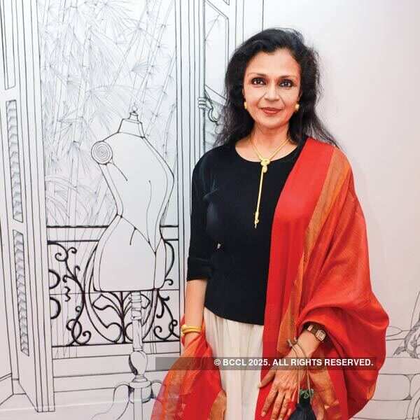 Socialites at a boutique launch