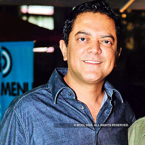 Blue Frog hosted house DJ