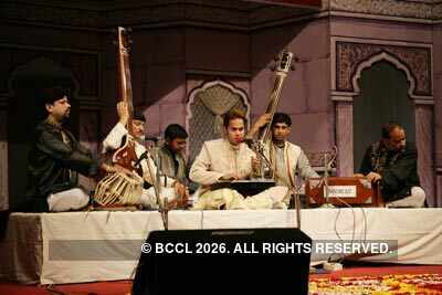 'Young Guns Set Stage a Fire'