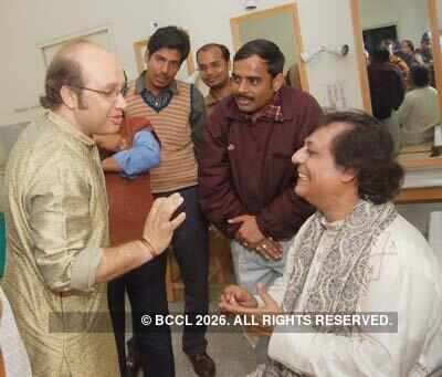 'Young Guns Set Stage a Fire'