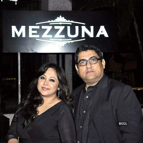 Anjan and Suchhonda Chatterjee hosts a party