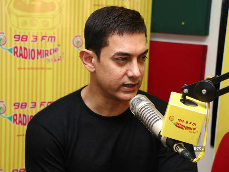 Dhoom 3 cast on Radio Mirchi