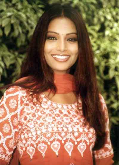 Bipasha Basu's Portfolio Pics