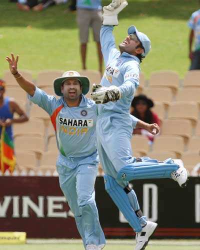 India beat Lanka by 2 wickets