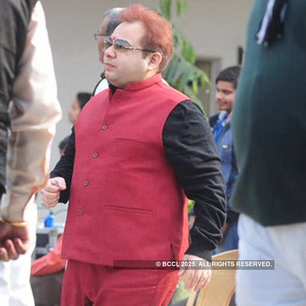 Sunil Grover performs @ Tihar Jail