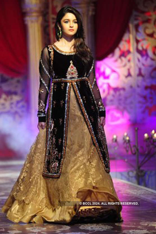 Bollywood Actress Alia Bhatt Turns Showstopper As She Walks The Ramp At