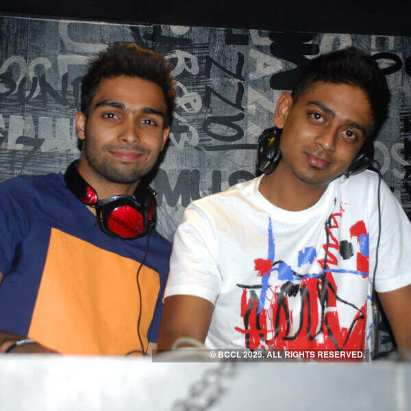 Party peeps at 2102 Lounge