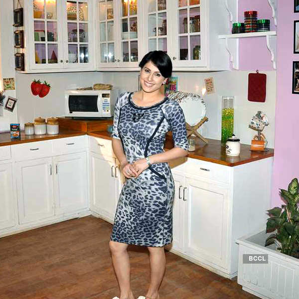 Amrita promotes cookery show