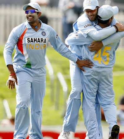 India thrashes Lanka