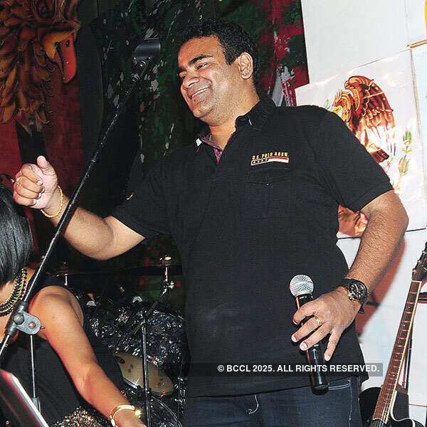 Kochi rings in New Year 2014