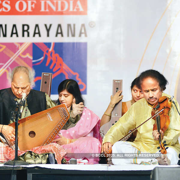 Stars celebrate TOI's 175 years