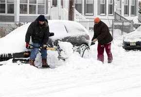 Northeast US digs out from big winter storm