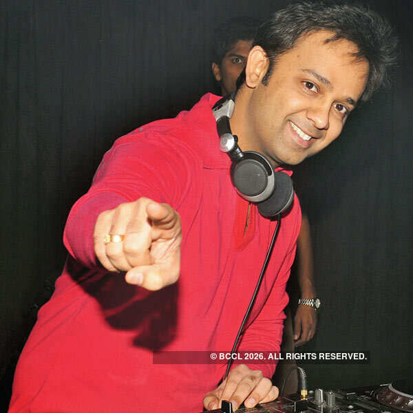 Weekend party at Kismet Pub