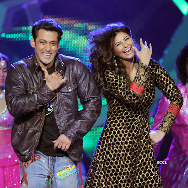 Salman Khan and Daisy Shah perform during the promotion of the movie