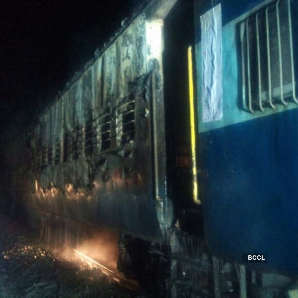 Mumbai-Dehradun Express catches fire