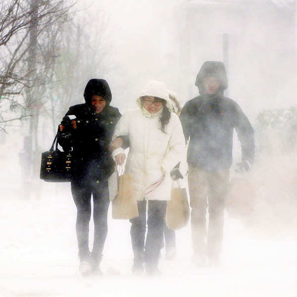 Polar freeze moves to US east, south; 21 dead