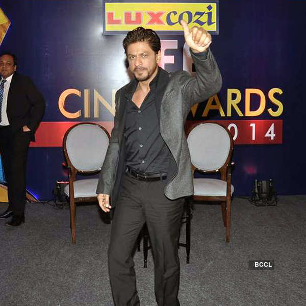 SRK attends award's press meet