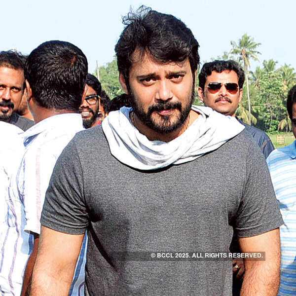 Film director's cricket league event