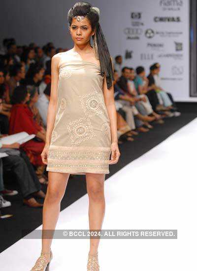 Sonalika Sahay displays an outfit from designer Rina Dhaka's fall ...