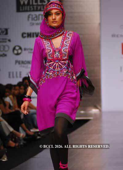 Binal Trivedi displays outfit from Renu Tandon's fall/winter collection ...