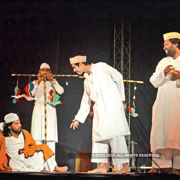 Atul Tiwari's play Taoos Chaman Ki Myna