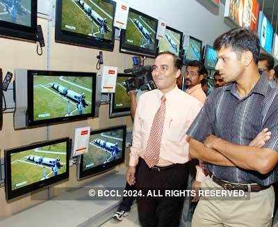 Dravid at a store launch