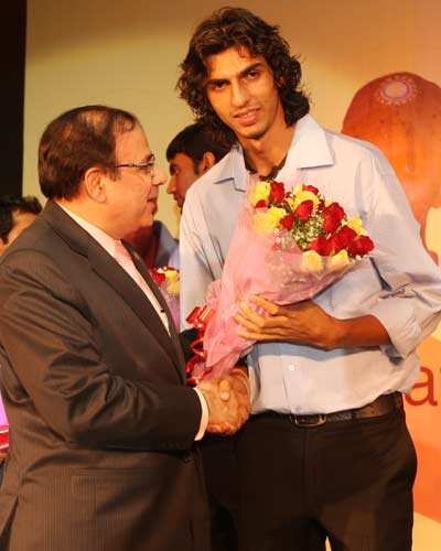 ONGC  felicitates Indian cricketers