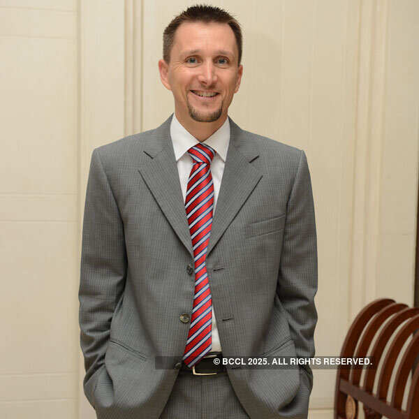 Mercedes-Benz S-Class unveiled