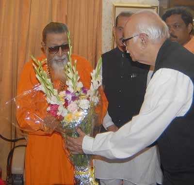 Advani meets Thackeray