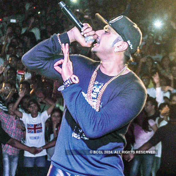 Yo Yo Honey Singh performs at Times Fresh Face 2013