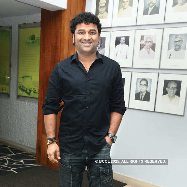 Singer Karthik's live in concert