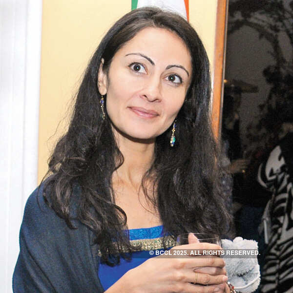 Kiran Ahluwalia performs in the city
