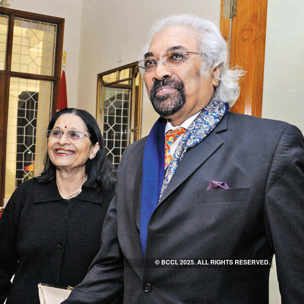 Kiran Ahluwalia performs in the city