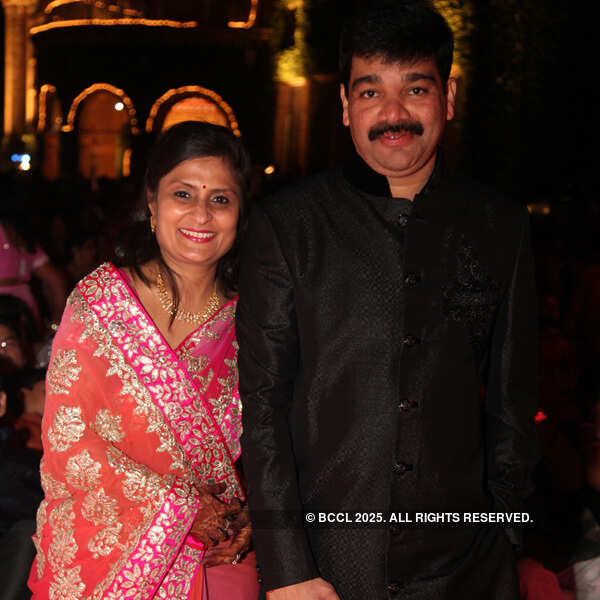 Sonu Nigam performs live at wedding