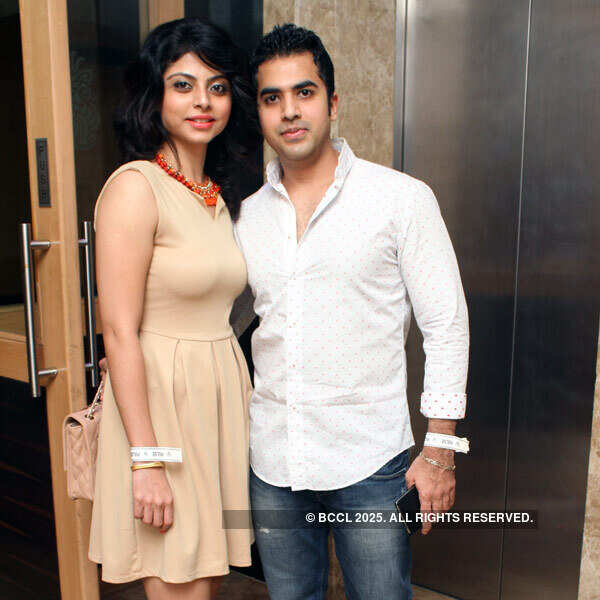 Saturday night party @ Pulse DJ bar