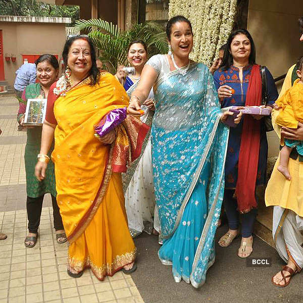 Reddy mother Nakshatra (L) receive the groom's party during sister Sameera's wedding with Akshai Varde, held in Mumbai, on January 21, 2014.
