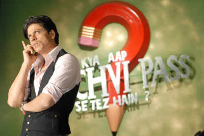 Shahrukh Khan in a still from the show Kya Aap Paanchvi Pass Se Tez Hain? -  Photogallery