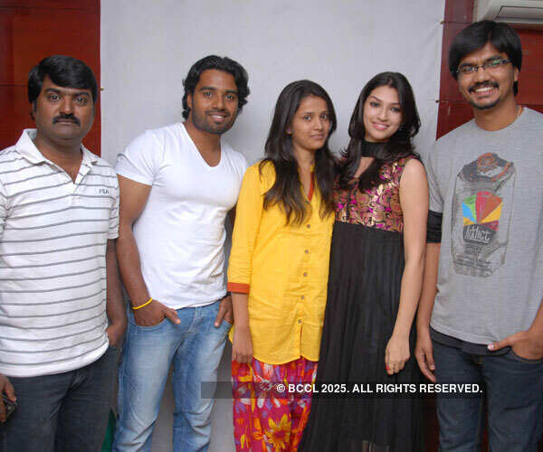 6-5=2 team celebrates in Bangalore