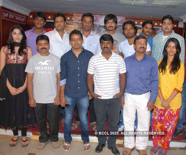 6-5=2 team celebrates in Bangalore