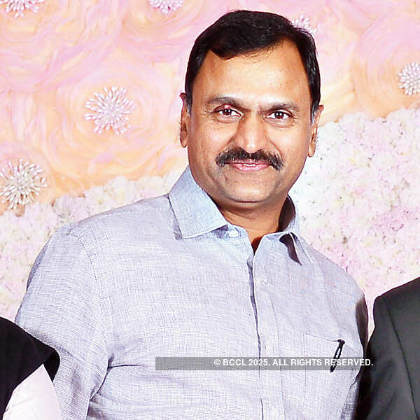 Aditya Dadhe and Sayli Deole's wedding party