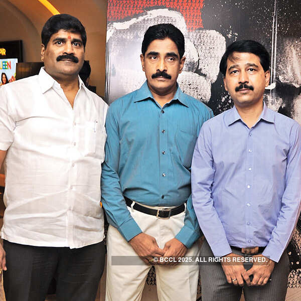 Vineet Dhanda hosts Jai Ho screening