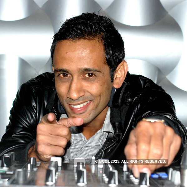 Shweta, Praneet party @ Zuri