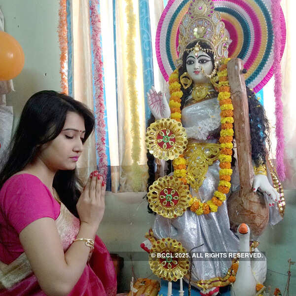 Tollywood celebs celebrate Saraswati Puja