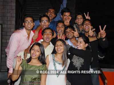 Tirpude college party