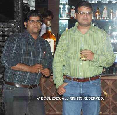 Akshay's wedding anniversary