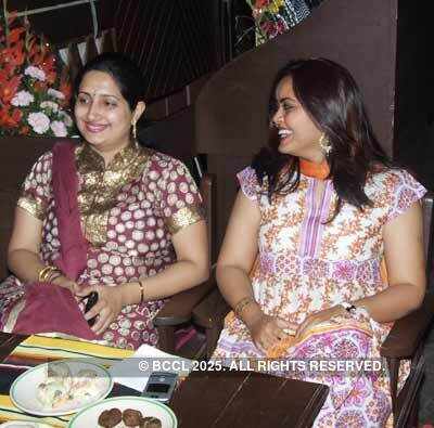 Akshay's wedding anniversary