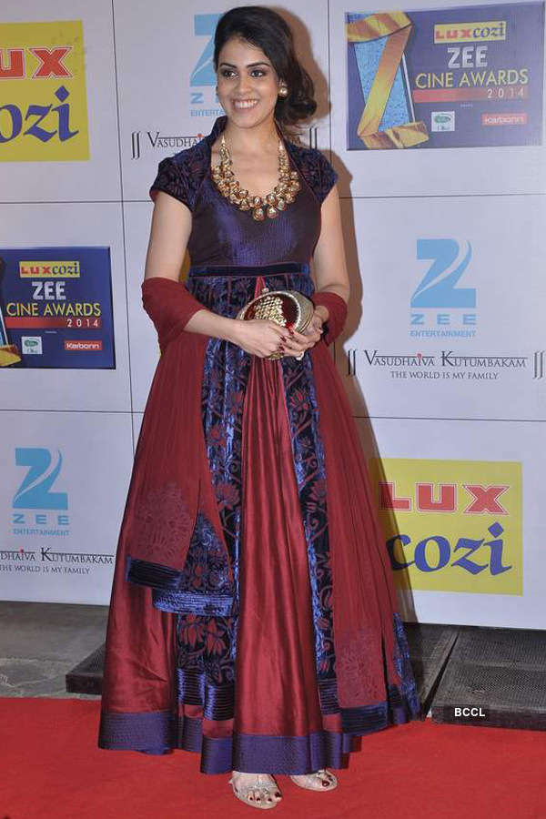Model turned actress Sonal Chauhan walks the red carpet at the Zee Cine ...